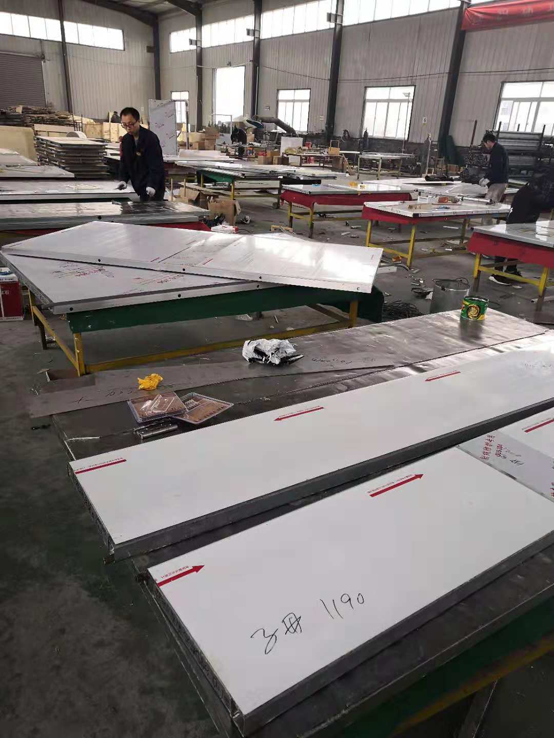 鉛門生產(chǎn)車間